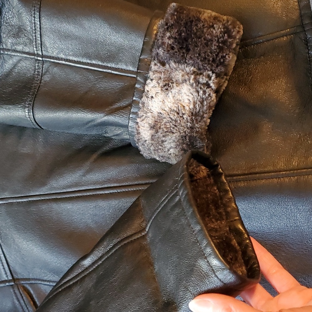 Danier leather hooded jacket - Picture 13 of 16